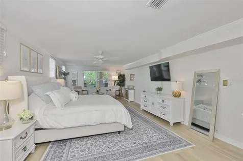 1615 W Watrous Avenue Tampa FL 33606