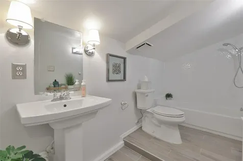 1615 W Watrous Avenue Tampa FL 33606