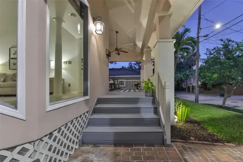 1615 W Watrous Avenue Tampa FL 33606