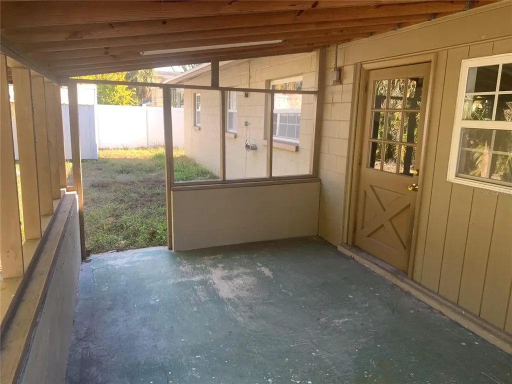 6359 13th Avenue N St Petersburg FL 33710