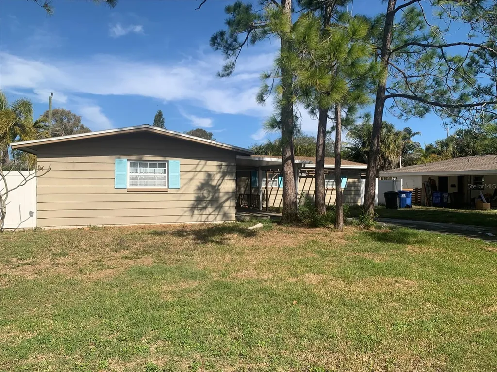 6359 13th Avenue N St Petersburg FL 33710