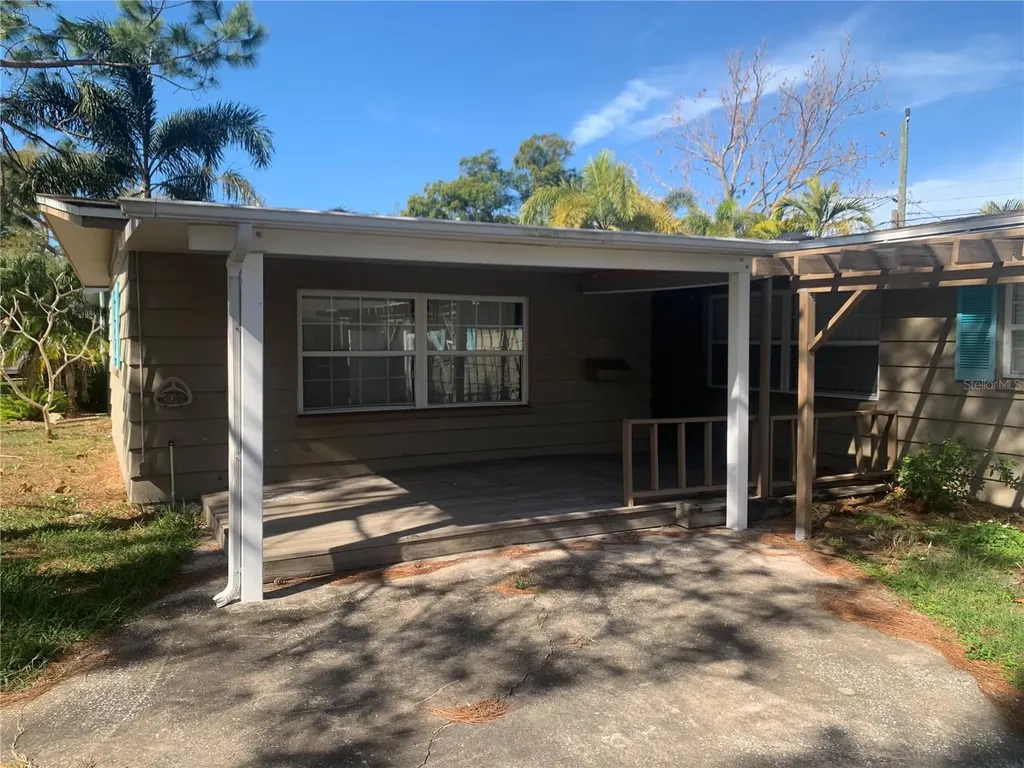 6359 13th Avenue N St Petersburg FL 33710