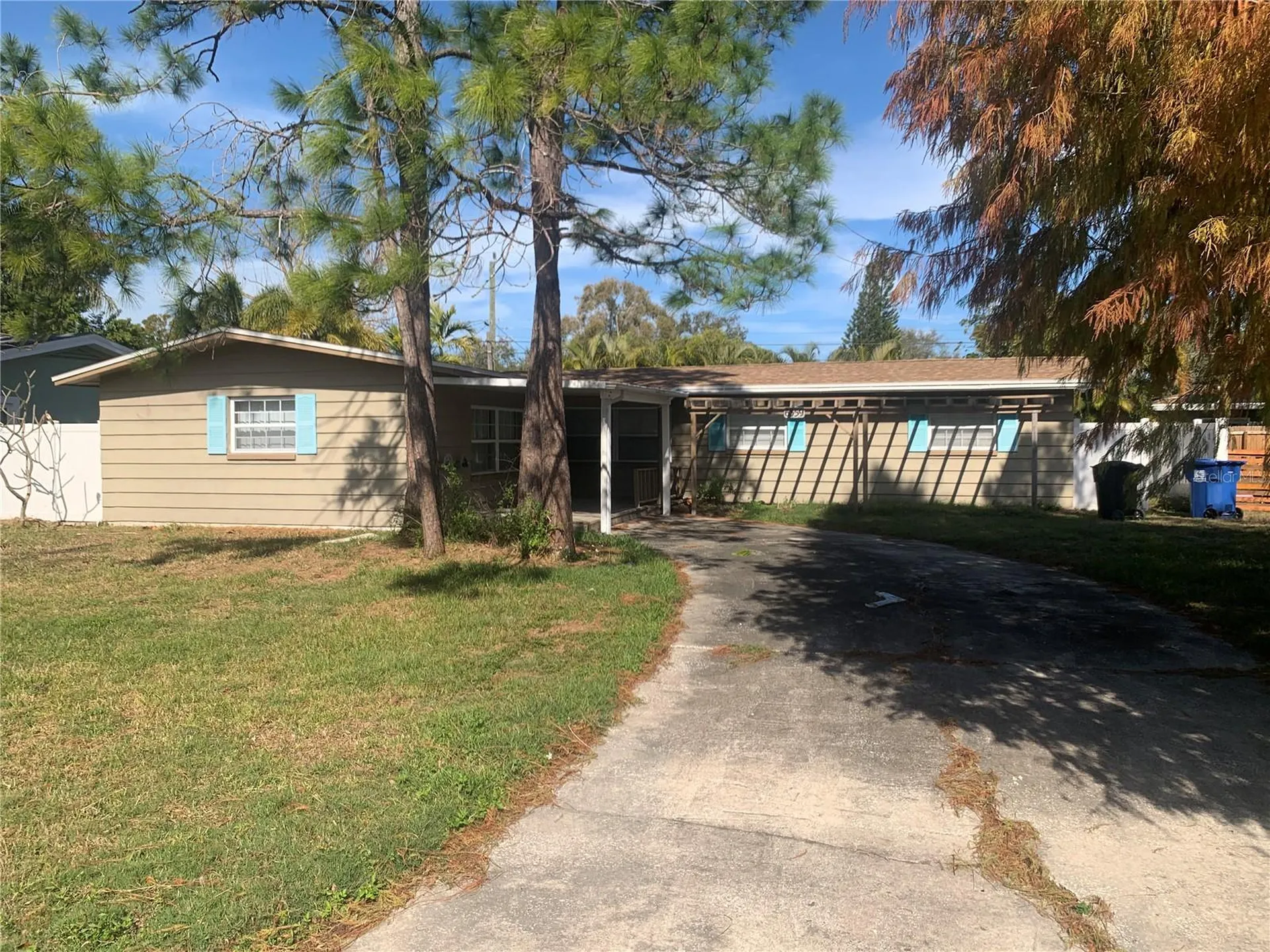 6359 13th Avenue N St Petersburg FL 33710