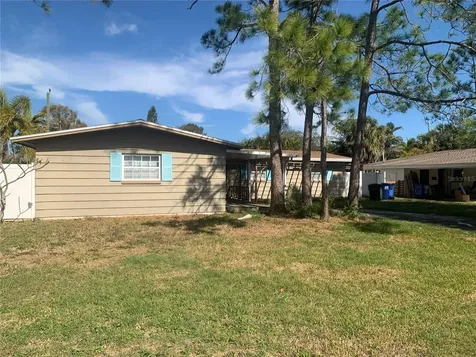 6359 13th Avenue N St Petersburg FL 33710