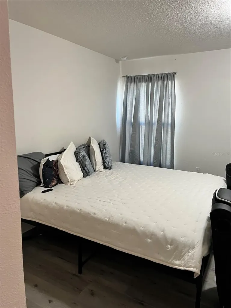 2121 Hibiscus Place Kissimmee FL 34759