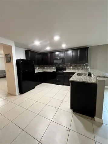 2121 Hibiscus Place Kissimmee FL 34759