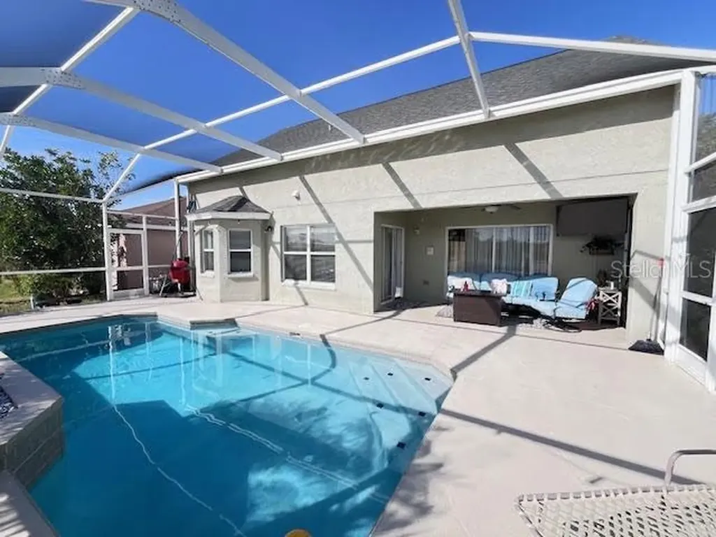 16313 Bridgecrossing Drive Lithia FL 33547