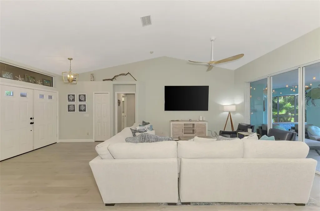 5832 Cleveland Road Venice FL 34293