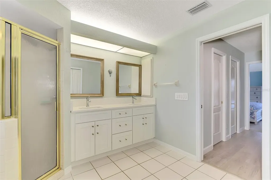 5832 Cleveland Road Venice FL 34293