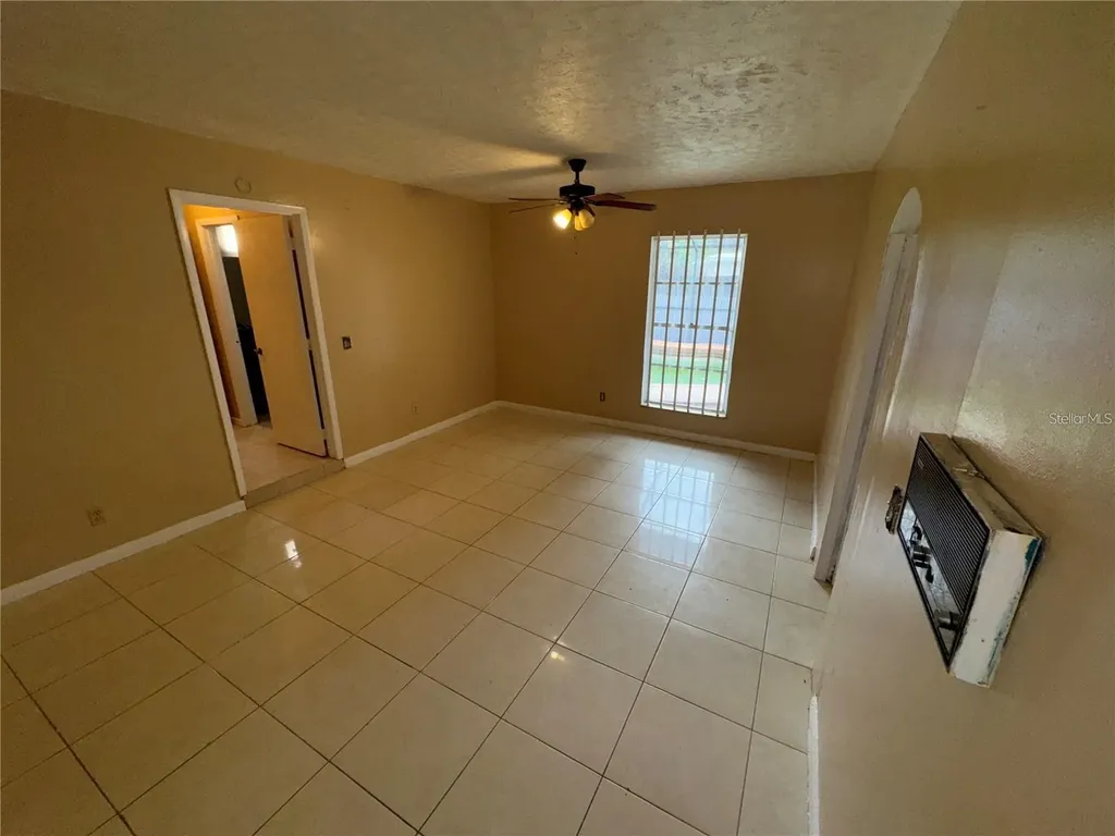 3011 E Flora Street Tampa FL 33610