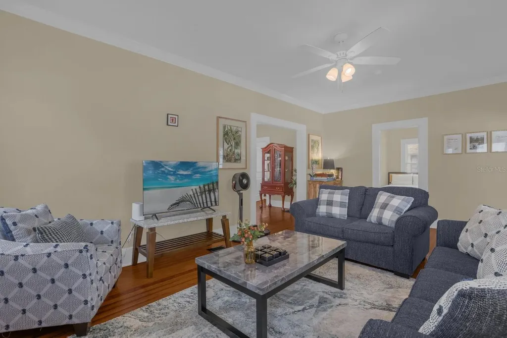 62 W Muriel Street Orlando FL 32806