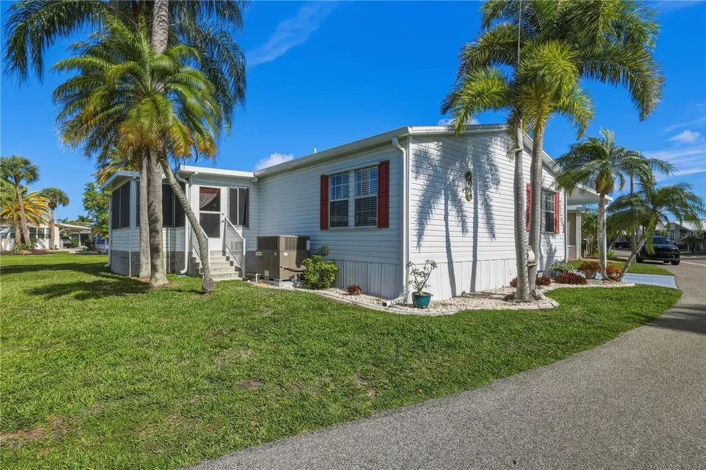 2100 Kings Highway Port Charlotte FL 33980