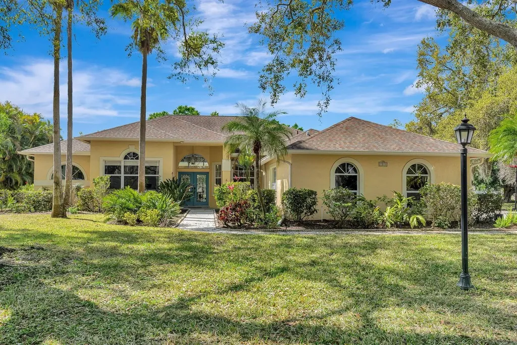 7212 N Serenoa Drive Sarasota FL 34241