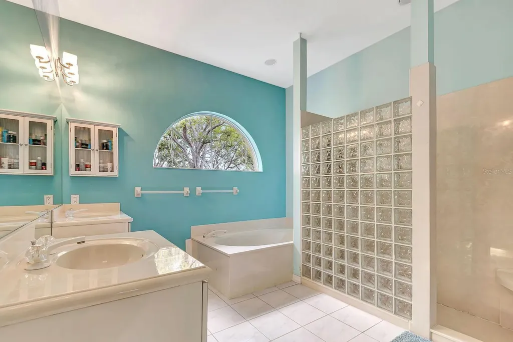 7212 N Serenoa Drive Sarasota FL 34241