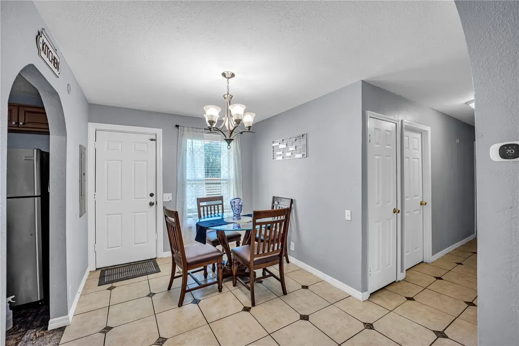 4325 Lake Avenue Kissimmee FL 34746