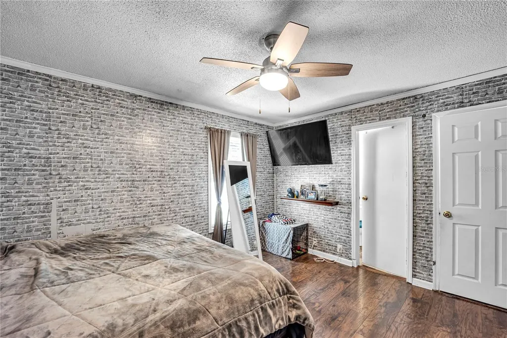 4325 Lake Avenue Kissimmee FL 34746