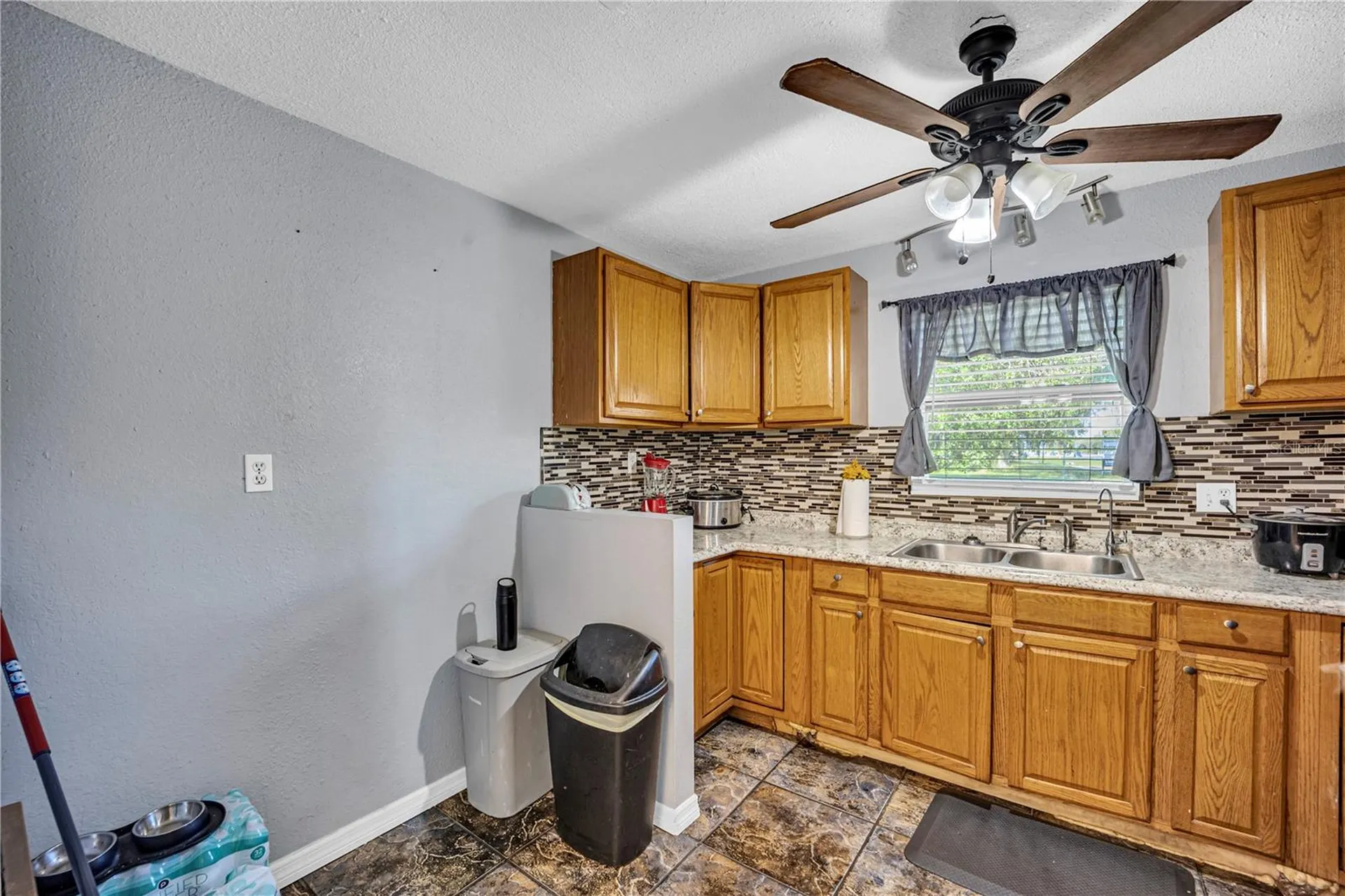4325 Lake Avenue Kissimmee FL 34746
