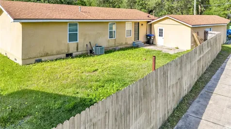 4325 Lake Avenue Kissimmee FL 34746