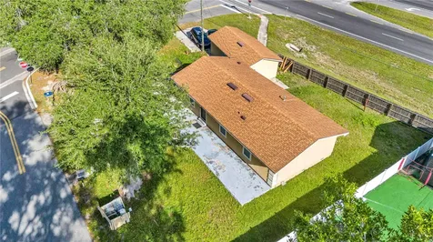4325 Lake Avenue Kissimmee FL 34746