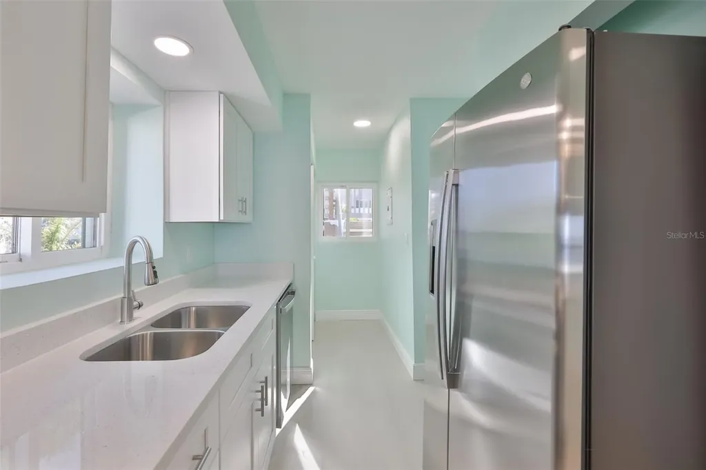 812 Bahia Del Sol Drive Ruskin FL 33570