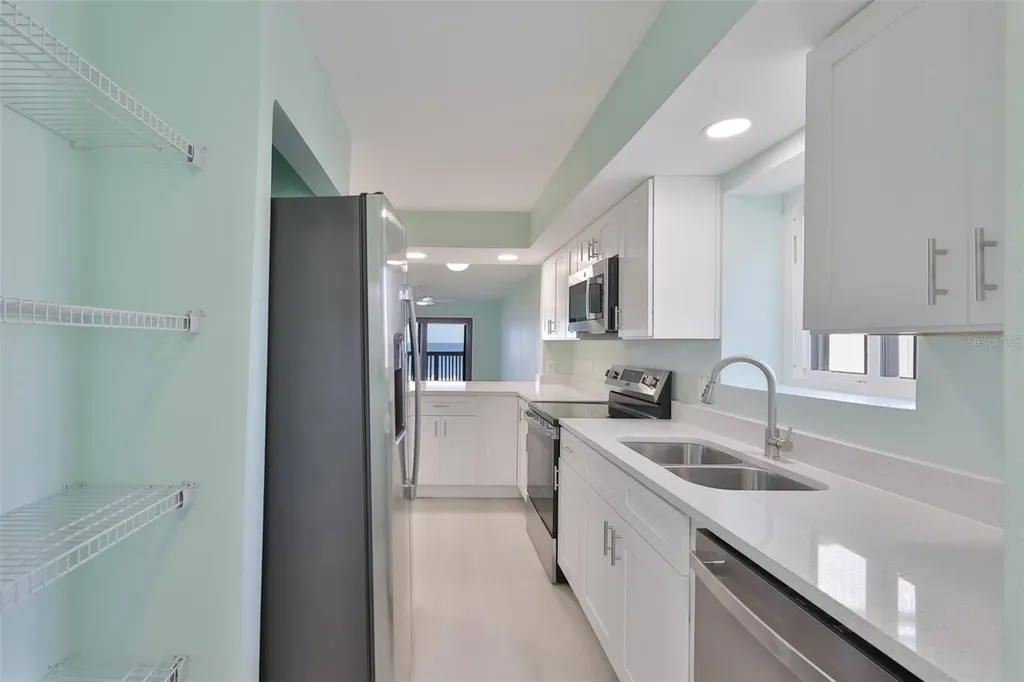 812 Bahia Del Sol Drive Ruskin FL 33570