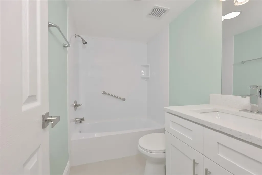 812 Bahia Del Sol Drive Ruskin FL 33570