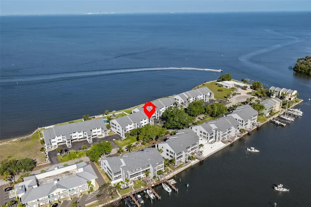 812 Bahia Del Sol Drive Ruskin FL 33570