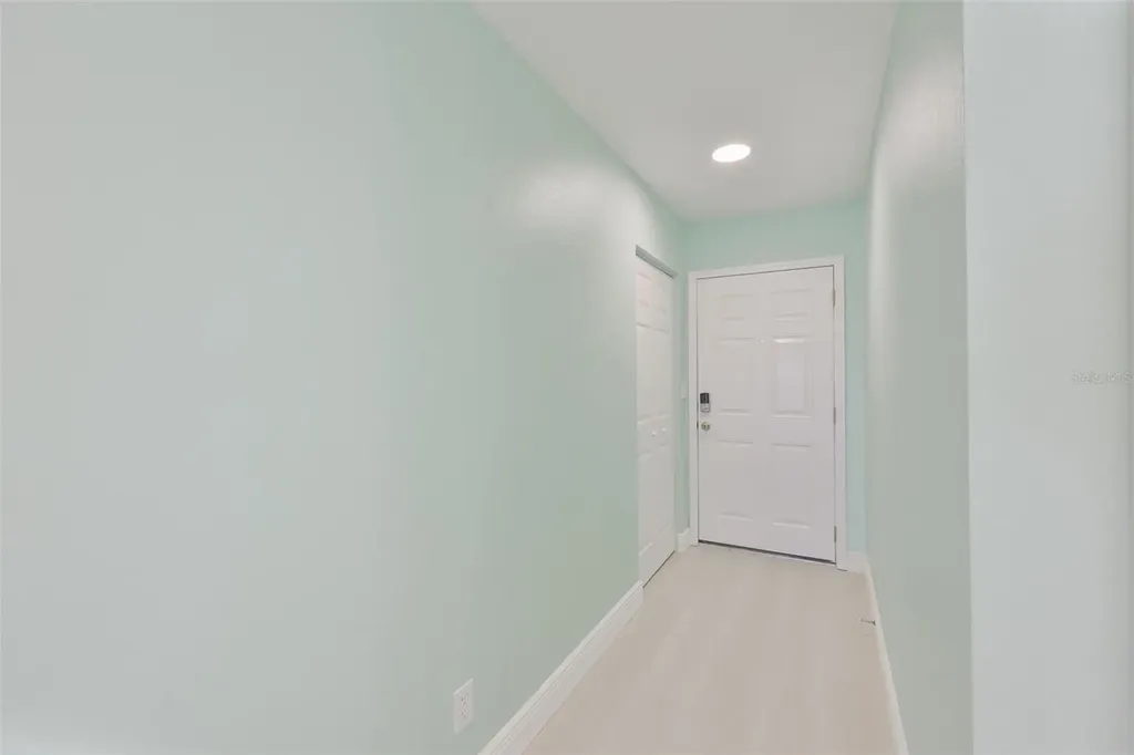 812 Bahia Del Sol Drive Ruskin FL 33570