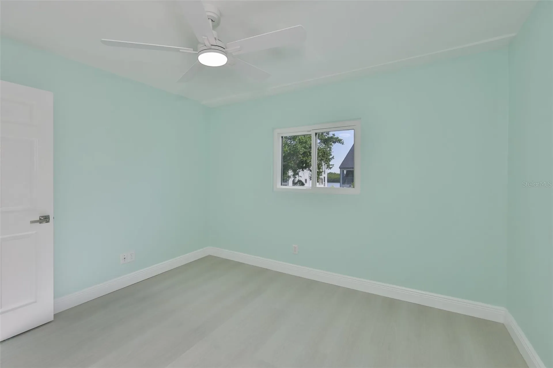 812 Bahia Del Sol Drive Ruskin FL 33570