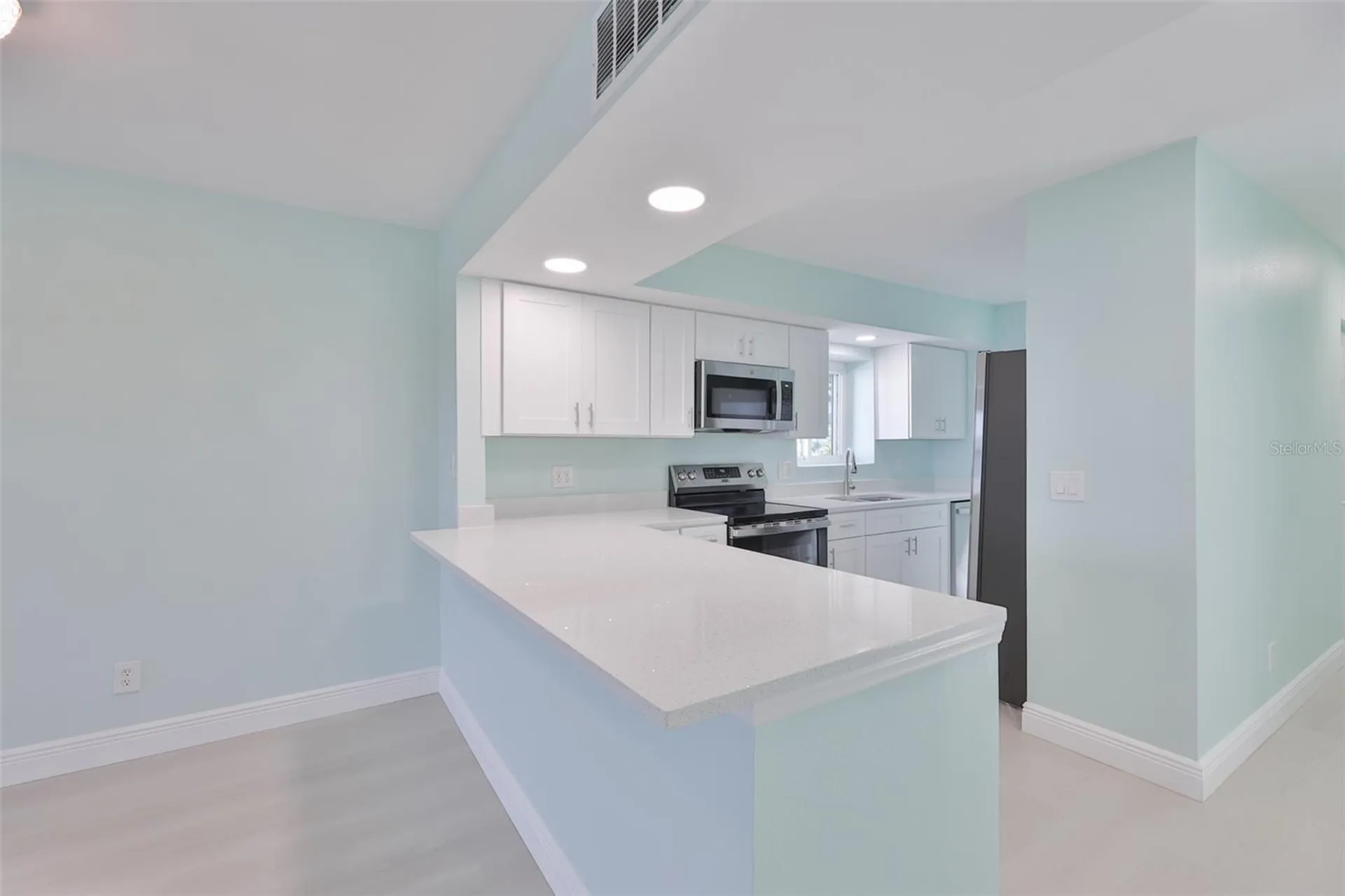 812 Bahia Del Sol Drive Ruskin FL 33570