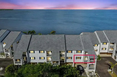 812 Bahia Del Sol Drive Ruskin FL 33570