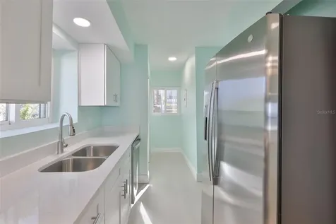812 Bahia Del Sol Drive Ruskin FL 33570