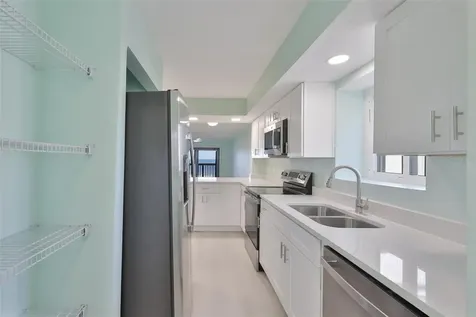 812 Bahia Del Sol Drive Ruskin FL 33570