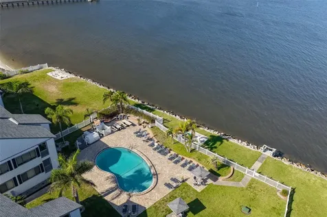 812 Bahia Del Sol Drive Ruskin FL 33570