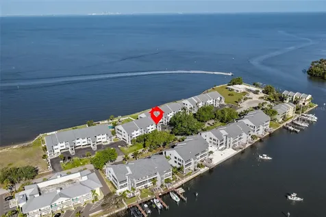 812 Bahia Del Sol Drive Ruskin FL 33570