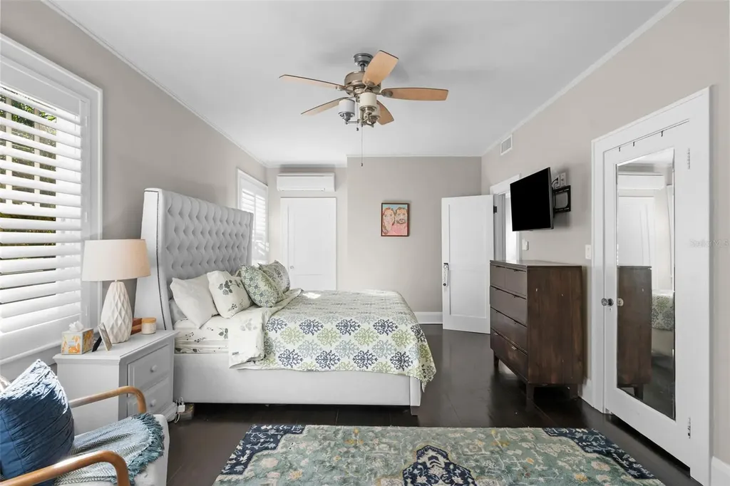 2943 W Bayshore Court Tampa FL 33611