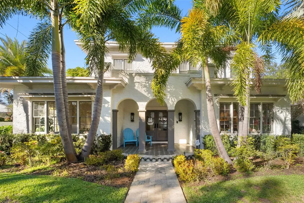 2943 W Bayshore Court Tampa FL 33611