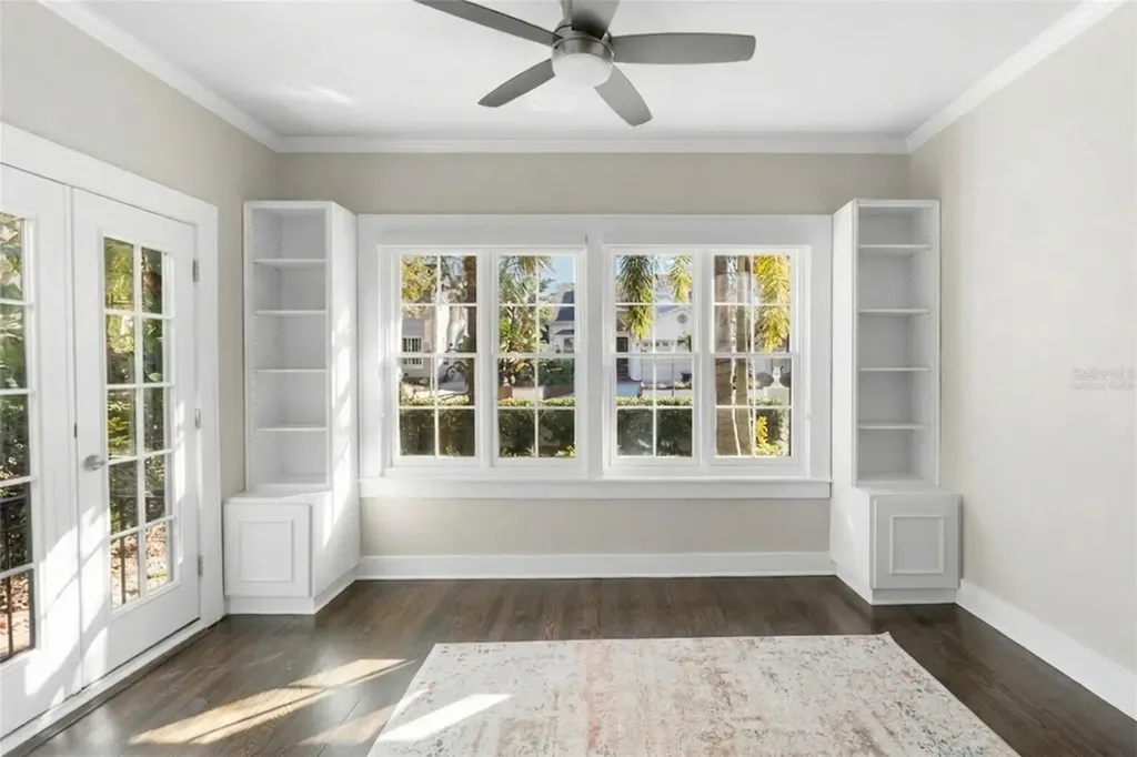 2943 W Bayshore Court Tampa FL 33611