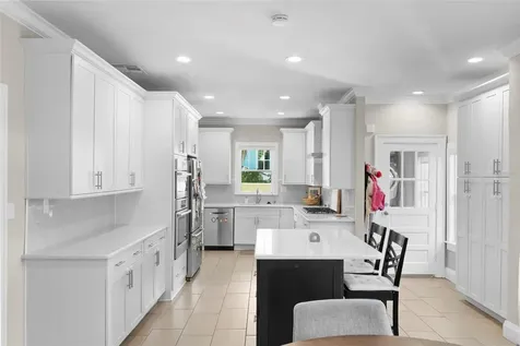 2943 W Bayshore Court Tampa FL 33611