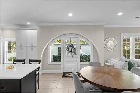 2943 W Bayshore Court Tampa FL 33611