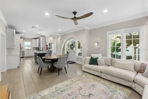 2943 W Bayshore Court Tampa FL 33611
