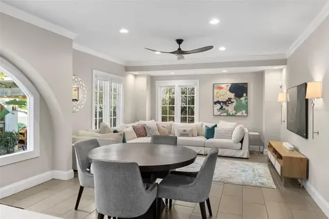 2943 W Bayshore Court Tampa FL 33611