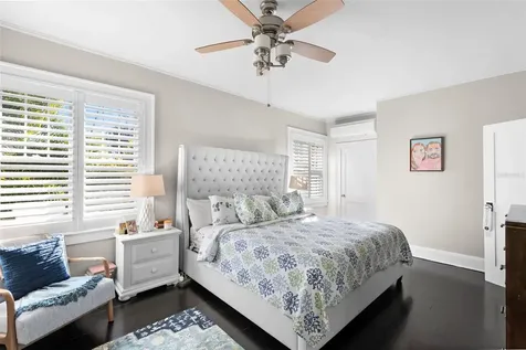 2943 W Bayshore Court Tampa FL 33611
