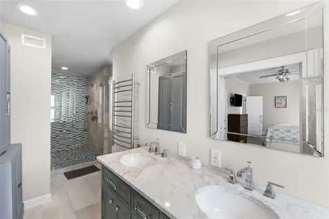 2943 W Bayshore Court Tampa FL 33611