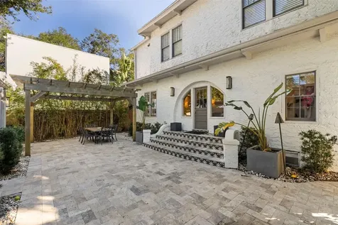2943 W Bayshore Court Tampa FL 33611