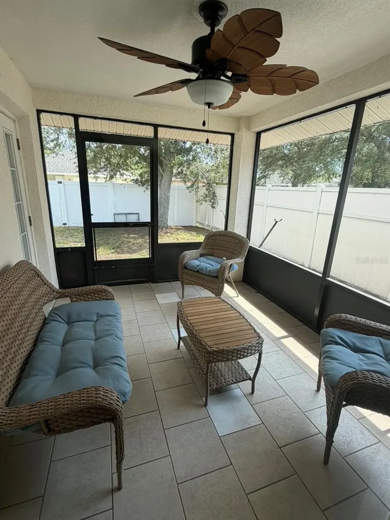2209 Pleasure Run Drive Ruskin FL 33570