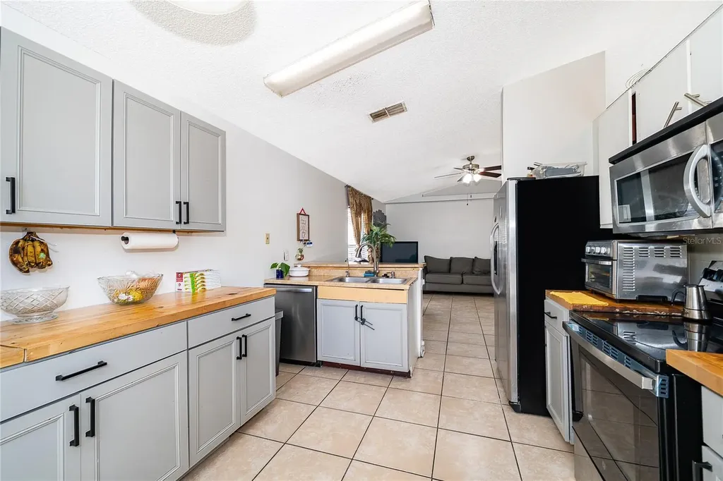 1717 Chatham Circle Apopka FL 32703