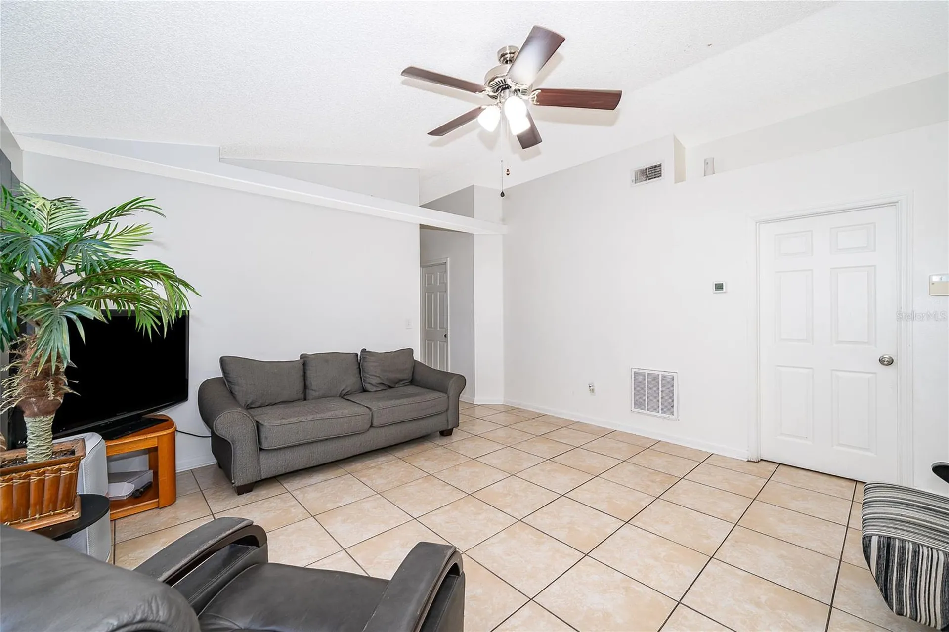 1717 Chatham Circle Apopka FL 32703