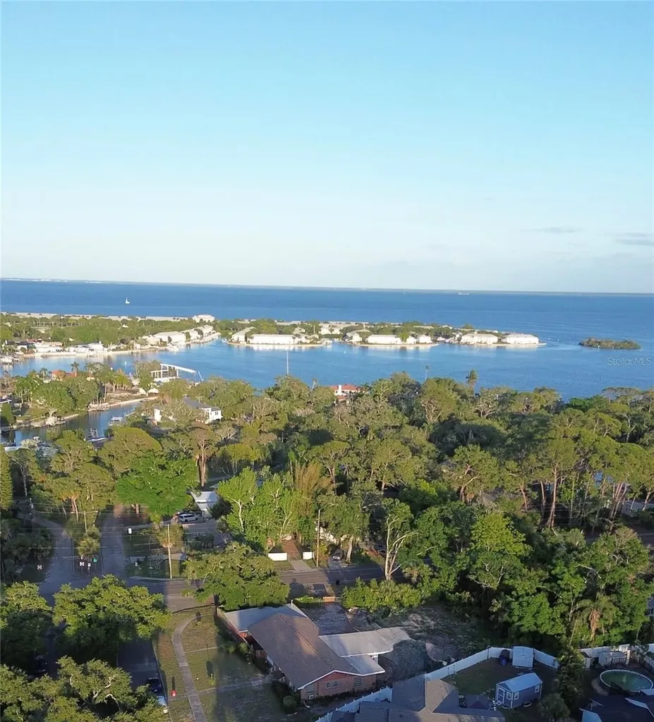 400 Lake Maggiore Boulevard S St Petersburg FL 33705