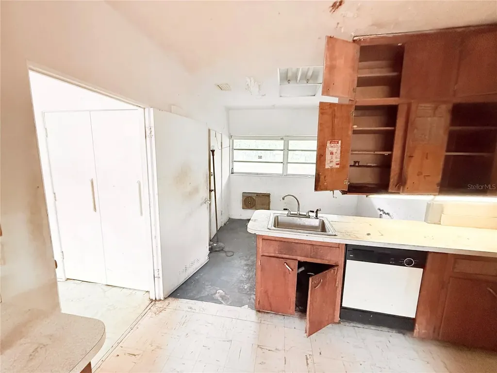 400 Lake Maggiore Boulevard S St Petersburg FL 33705